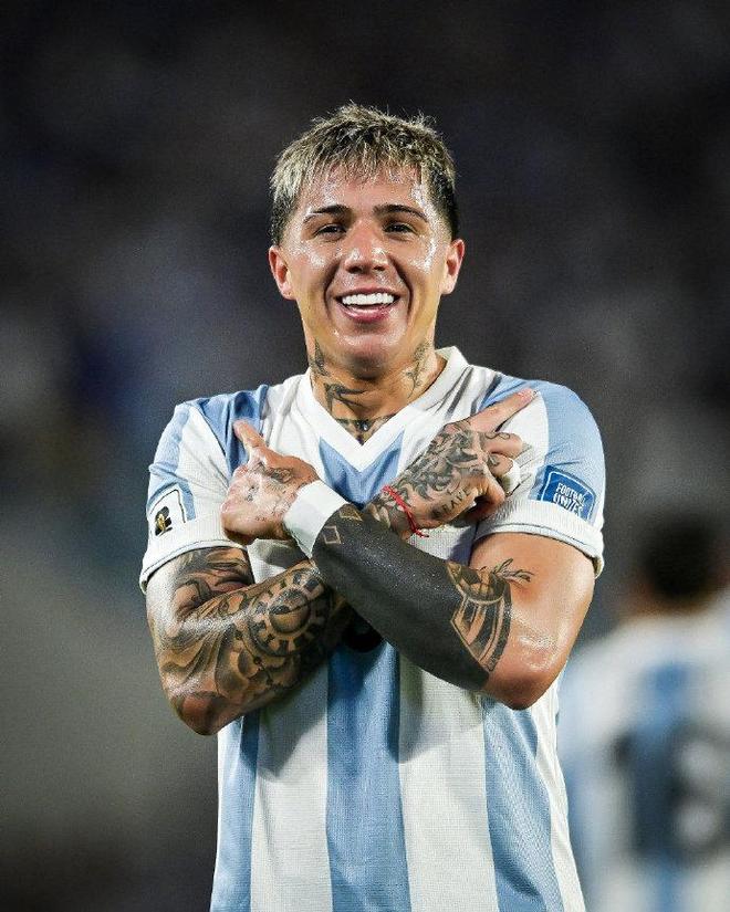 官方认证高级货！FIFA发布恩佐海报世界杯+世俱杯唯一的简单介绍