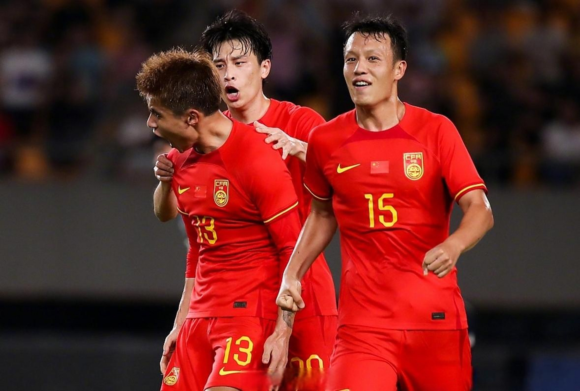 国际足坛：大比分胜出，中国队晋级推进的简单介绍