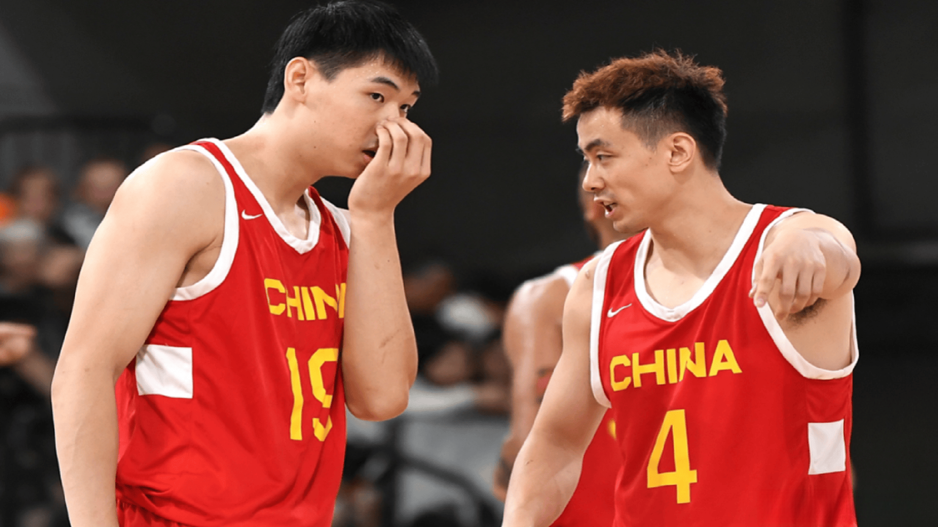 青岛男篮年轻后卫崭露头角，助队取胜的简单介绍